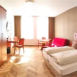 Hotel Knoetel 3*