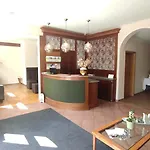 Knoetel Отель