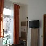 Knoetel Отель