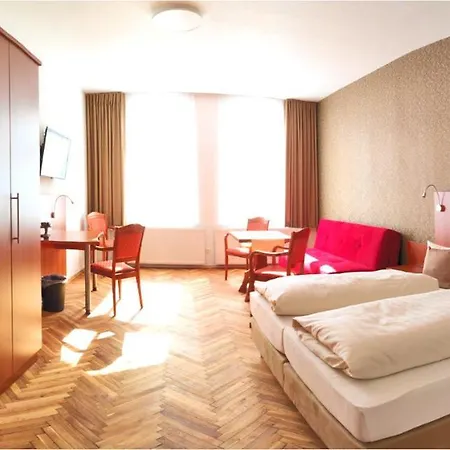 Hotel Knoetel 3*