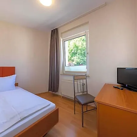 Hotel Knoetel 3*